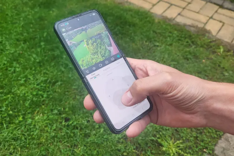 Stareowanie kamerą zewnętrzną z poziomu aplikacji w telefonie